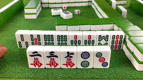 摘要：对倒”是中国麻将中常见的一种技术手段，使用对倒可以有效地提高游戏获胜几率