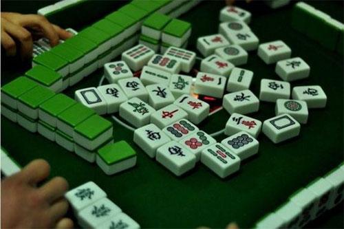 摘要：定口牌是麻将游戏中出现的一种手牌定口牌的含义就是在某个得分动作上只有一个牌型的可能