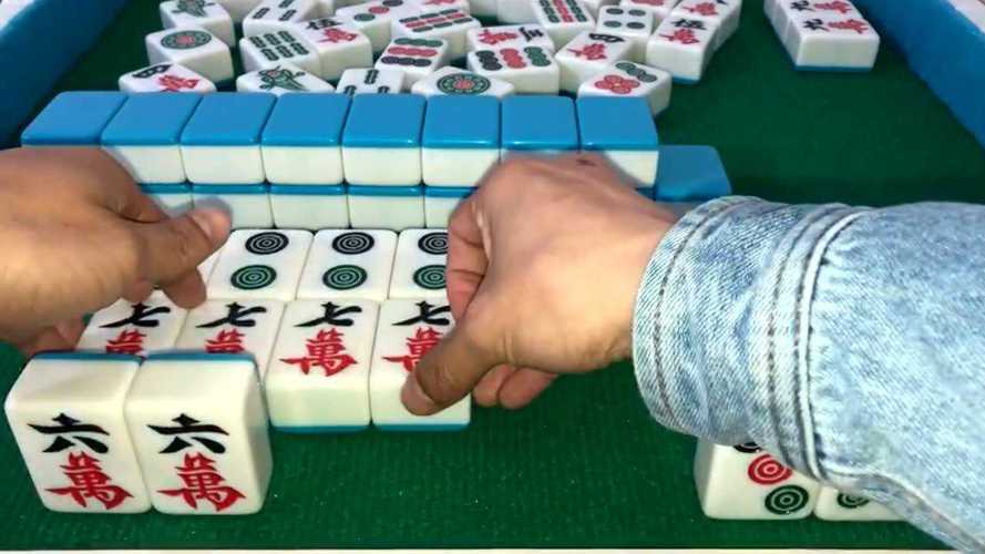 摘要：不用理牌的打麻将是一种比较少见的麻将玩法很少有人清楚打麻将不使用理牌时应该如何操作因此
